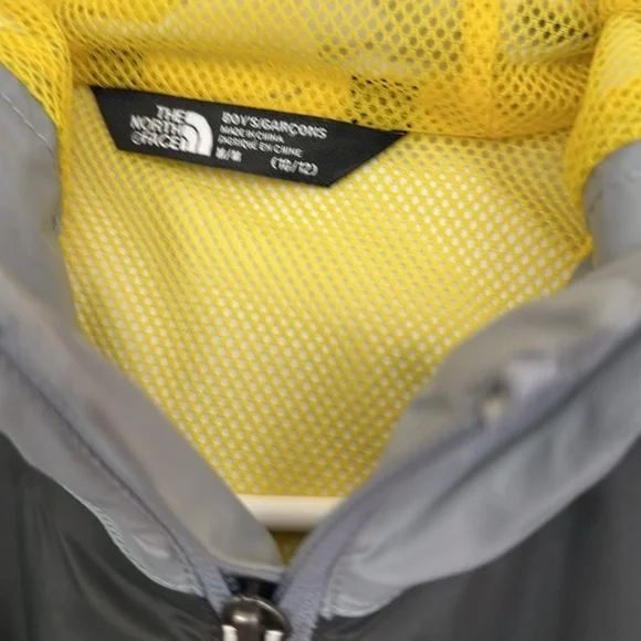 The North Face Kids Gray and Black Windbreake Boys M 10/12 EUC - Picture 2 of 3